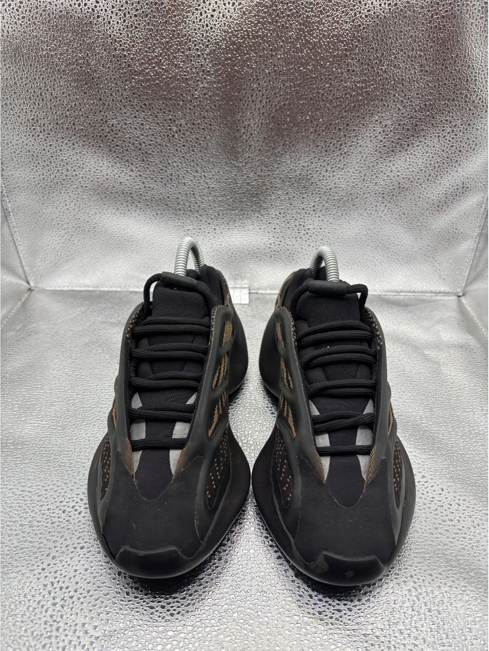 Adidas Yeezy 700 V3 clay brown